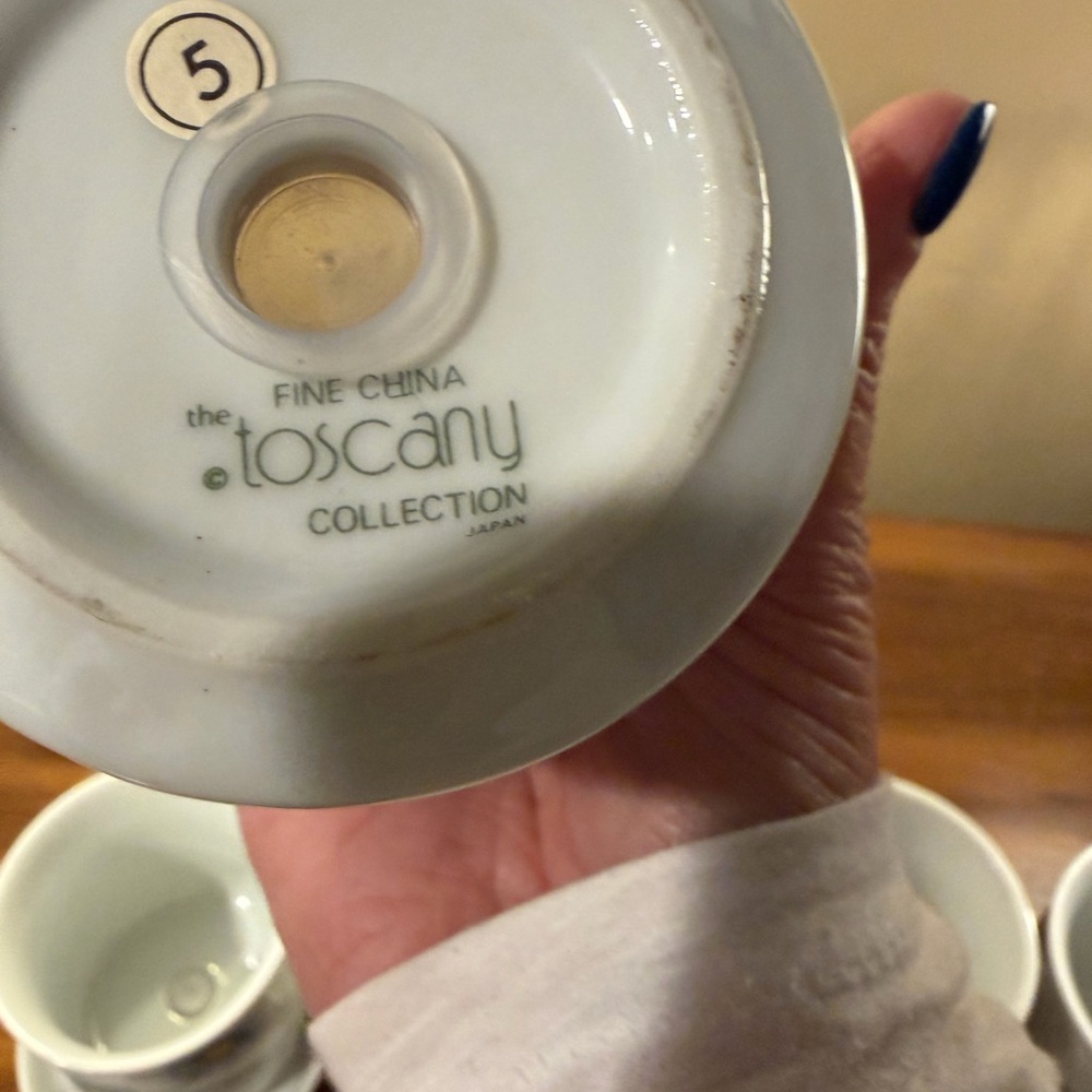 Made in Japan Small planters with Saucers - Picture 8 of 13